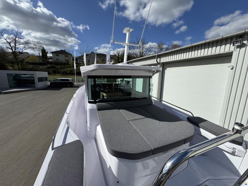 Axopar 37 Cross Cabin