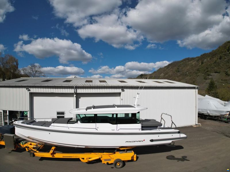 Axopar 37 Cross Cabin