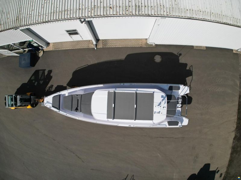 Axopar 37 Cross Cabin