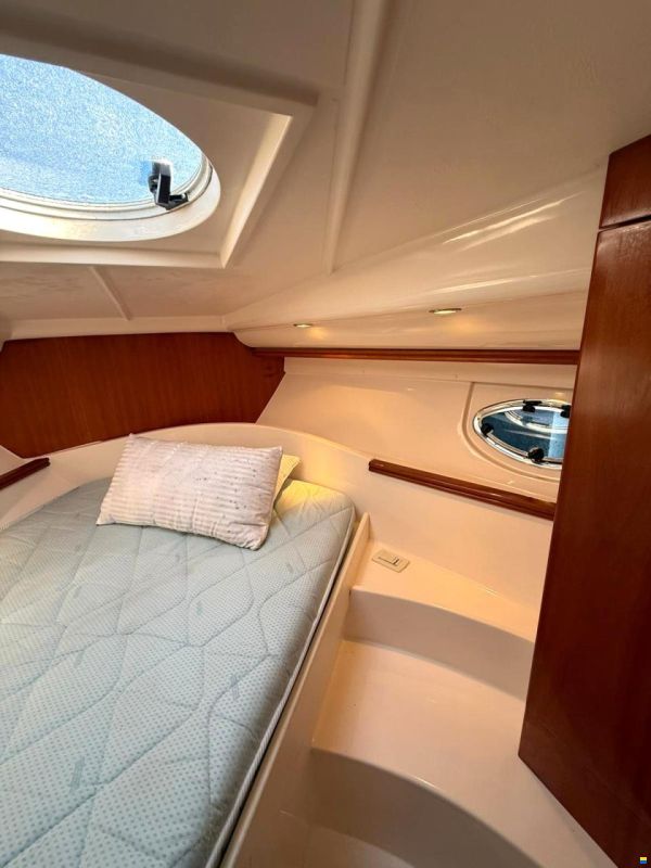 Pershing 37