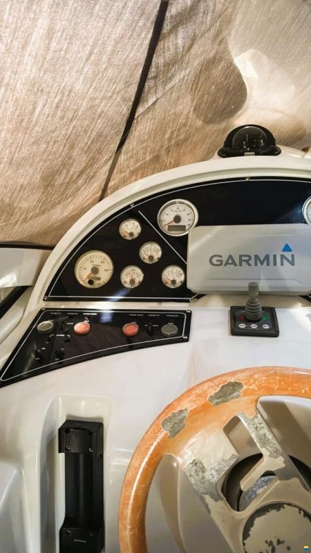 Pershing 37