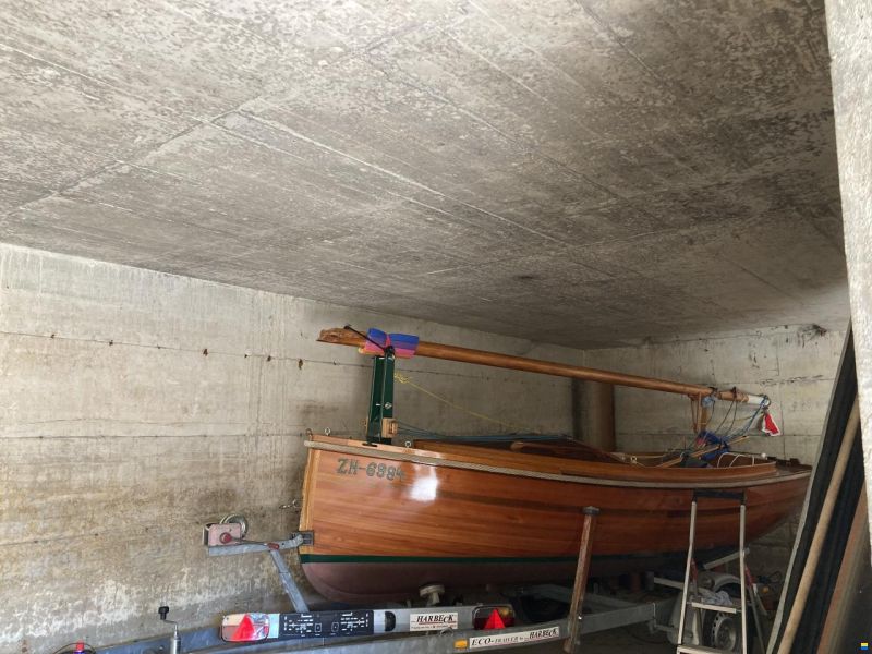 Tom Cat William Garden