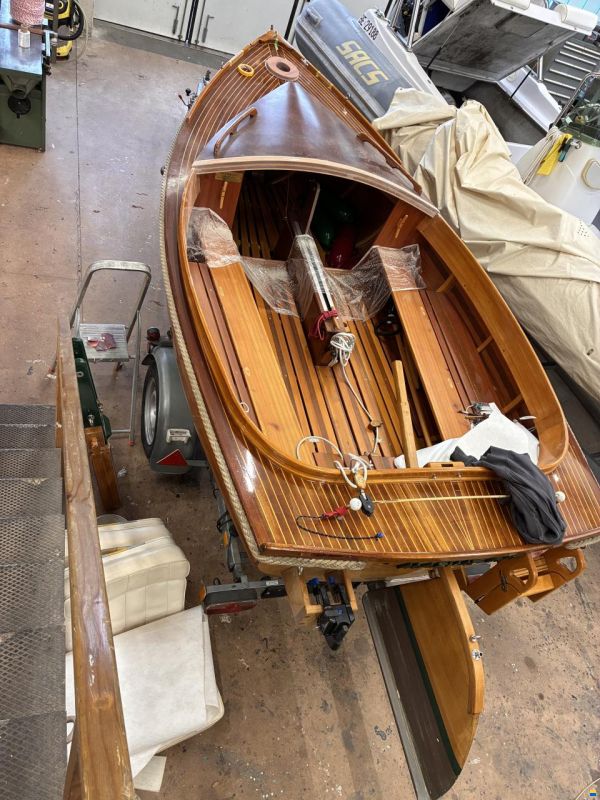 Tom Cat William Garden