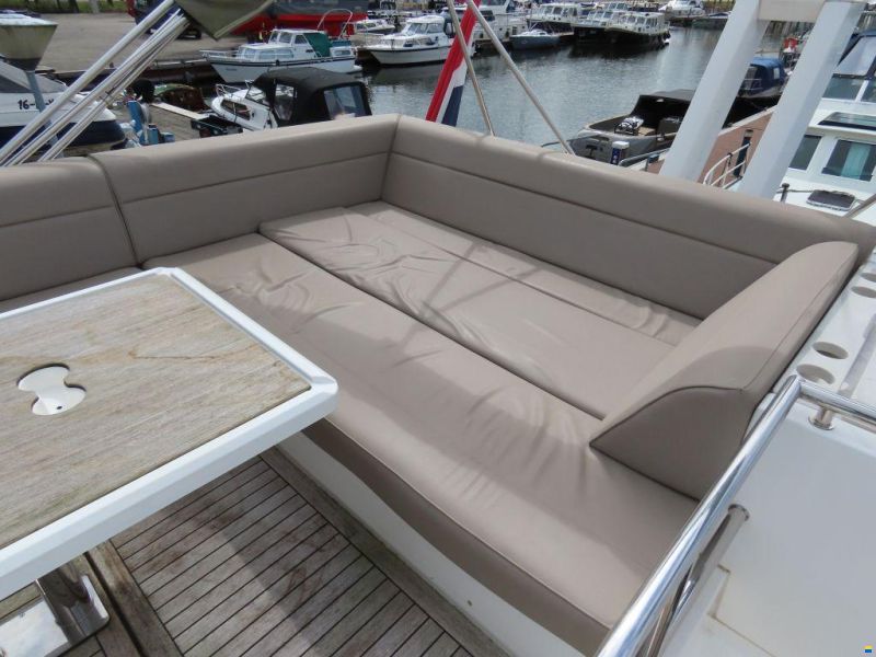 Sealine F42