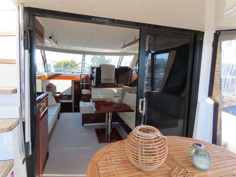 Sealine F42