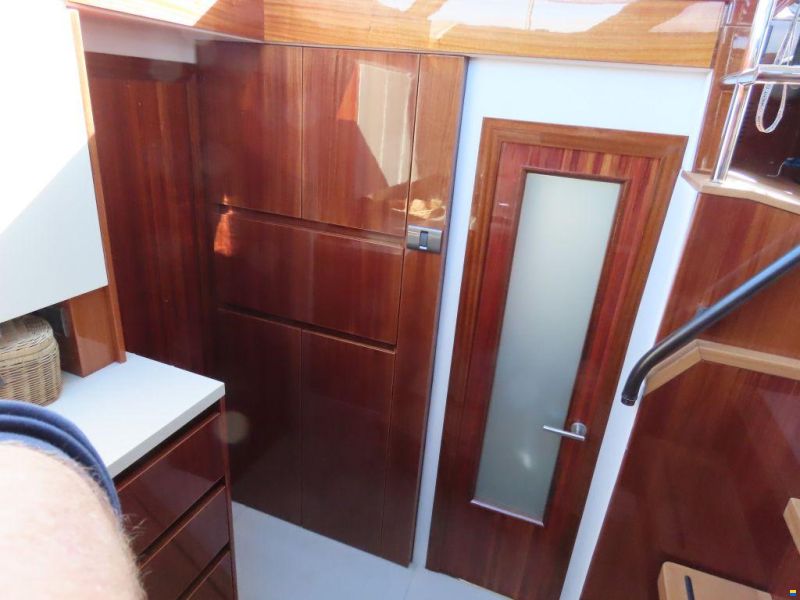 Sealine F42