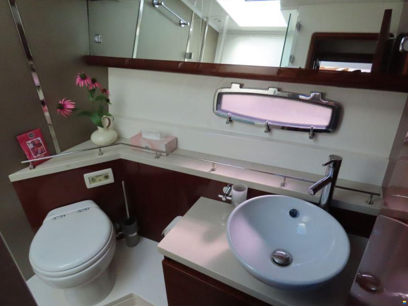 Sealine F42