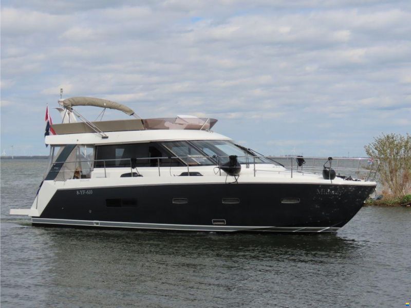 Sealine F42
