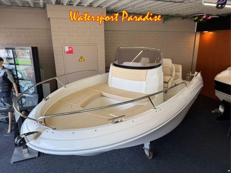 AM Yacht 520 Open