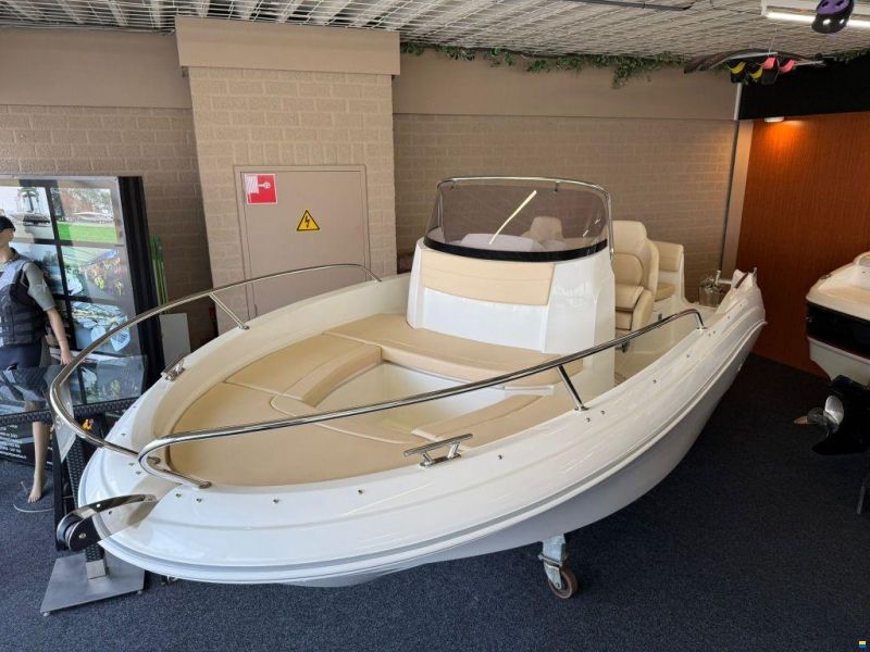 AM Yacht 520 Open