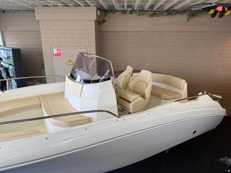 AM Yacht 520 Open