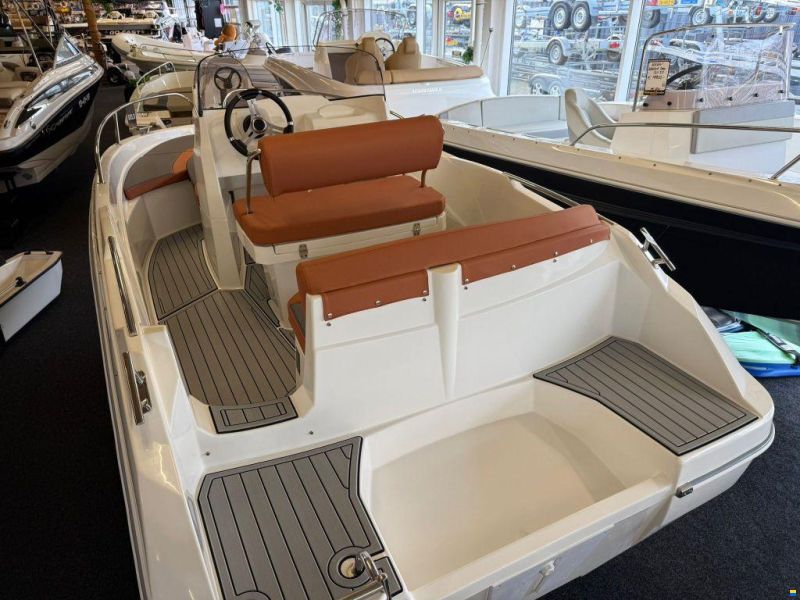 AM Yacht 520 Open