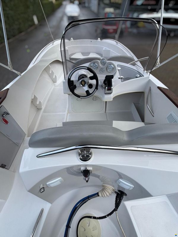 Quicksilver 505 Commander