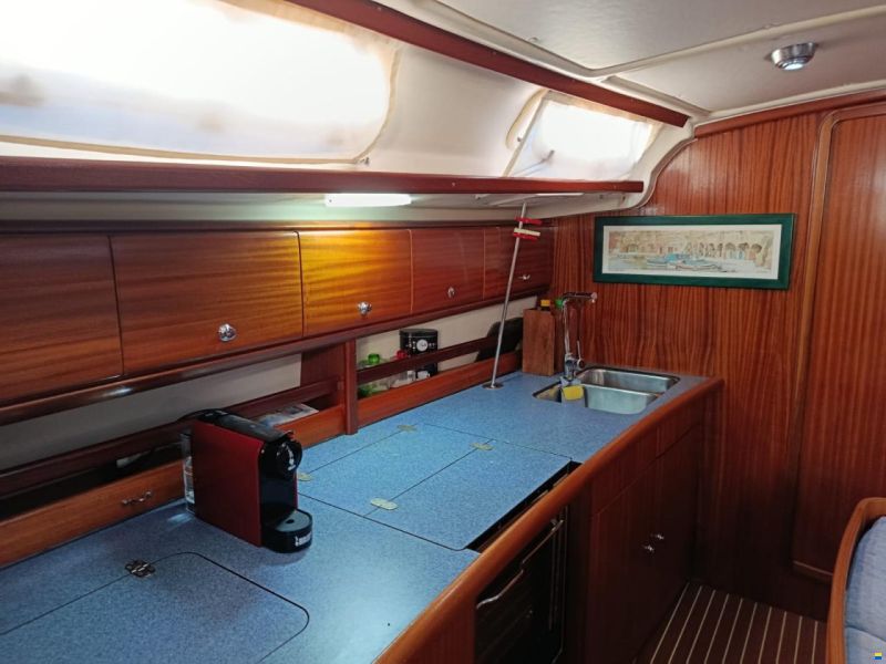 Bavaria 44