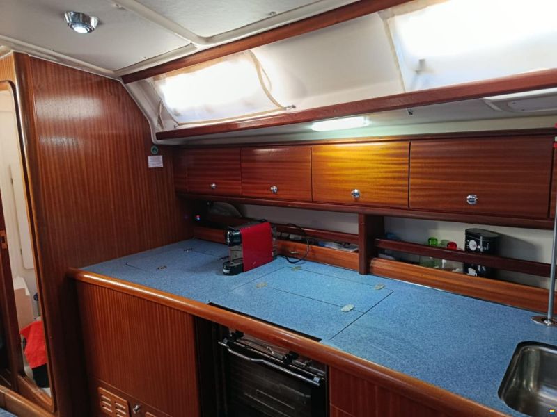 Bavaria 44