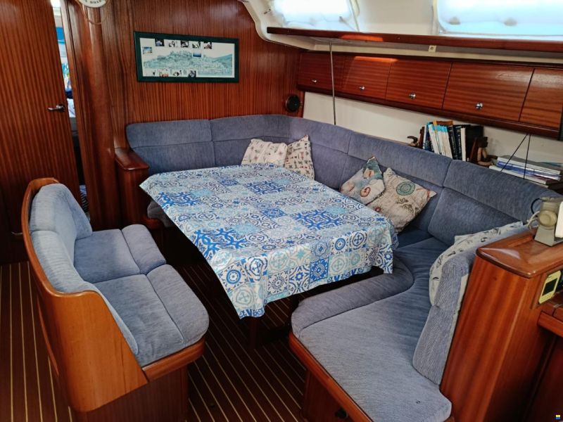 Bavaria 44