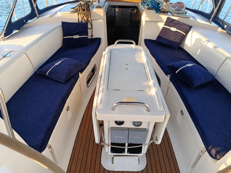 Bavaria 44