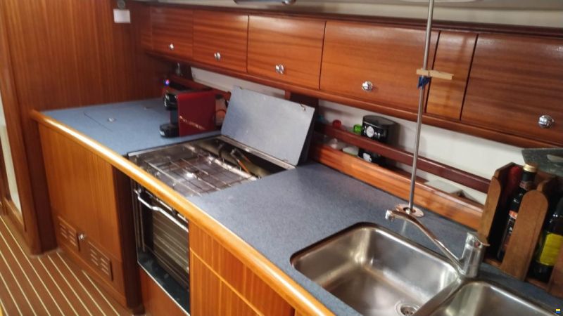 Bavaria 44