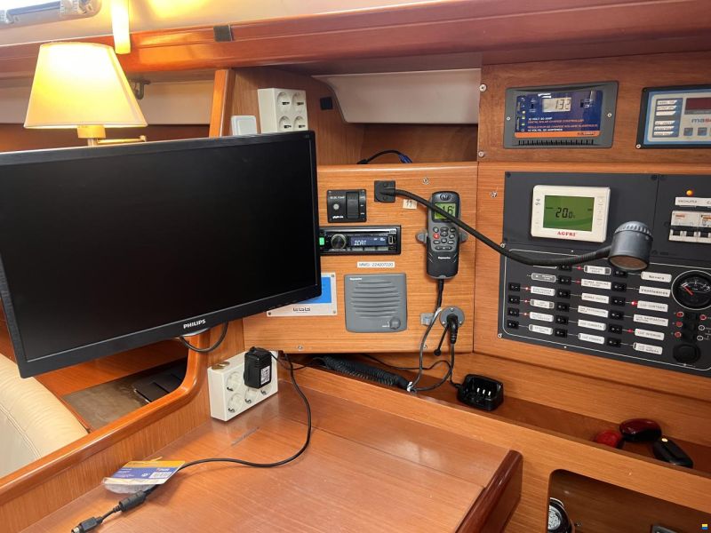 Beneteau Oceanis Cyclades 39