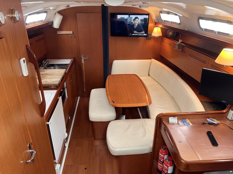 Beneteau Oceanis Cyclades 39