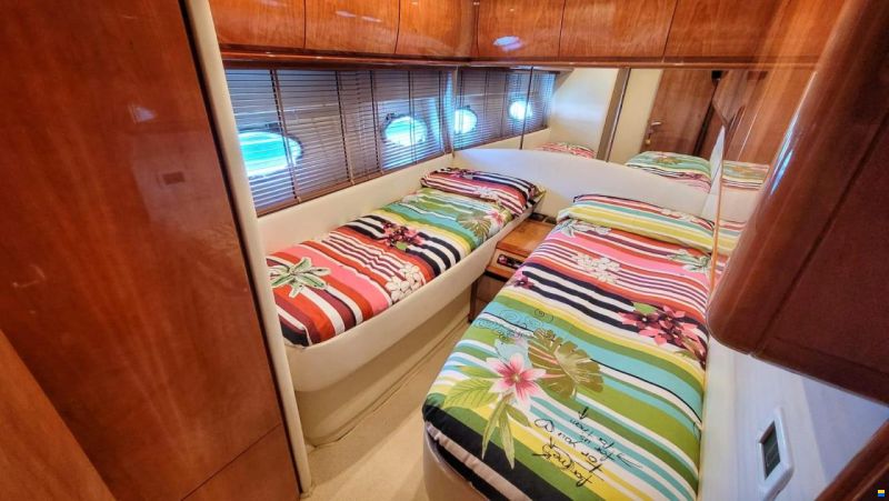 Pershing 65