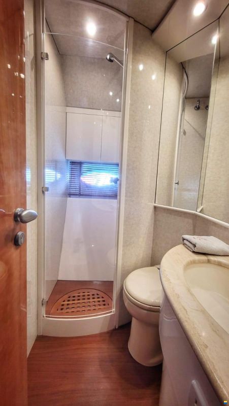 Pershing 65