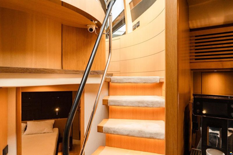 Princess V72