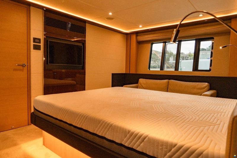 Princess V72