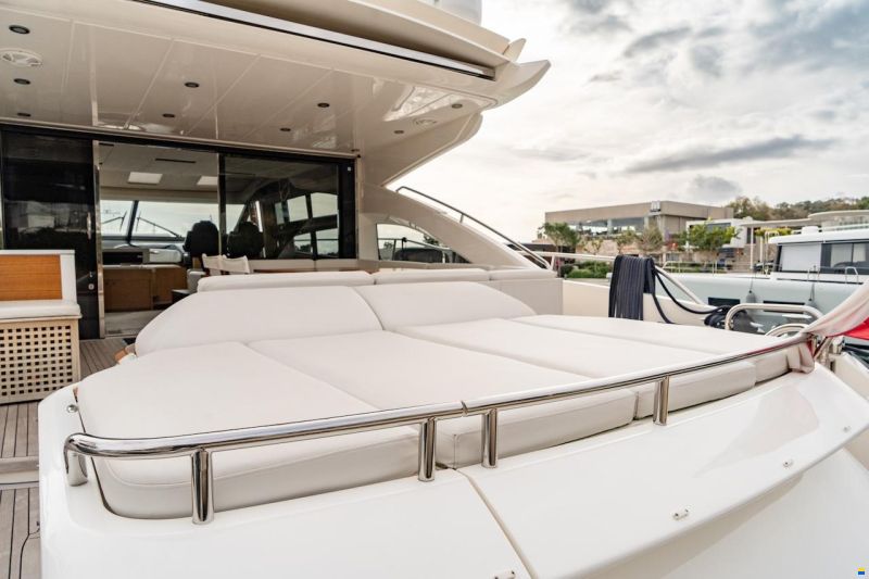 Princess V72