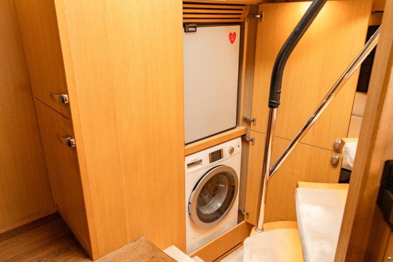 Princess V72