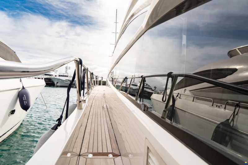 Princess V72