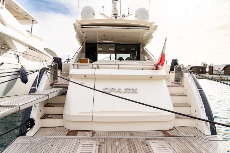 Princess V72