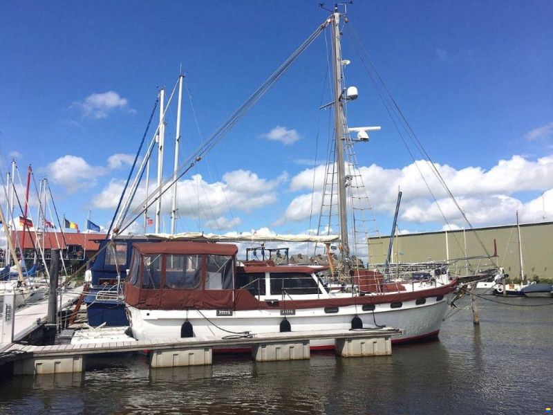Island Trader 40