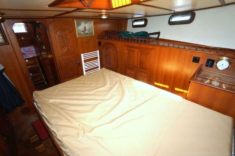 Island Trader 40