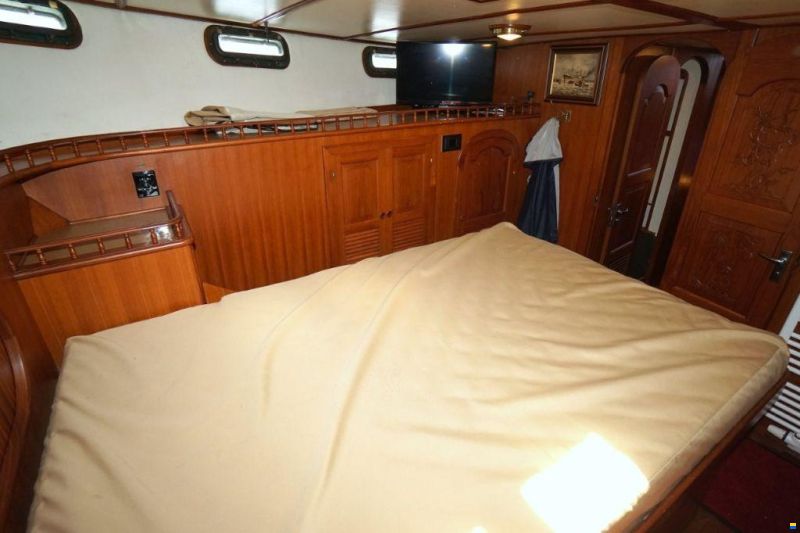 Island Trader 40