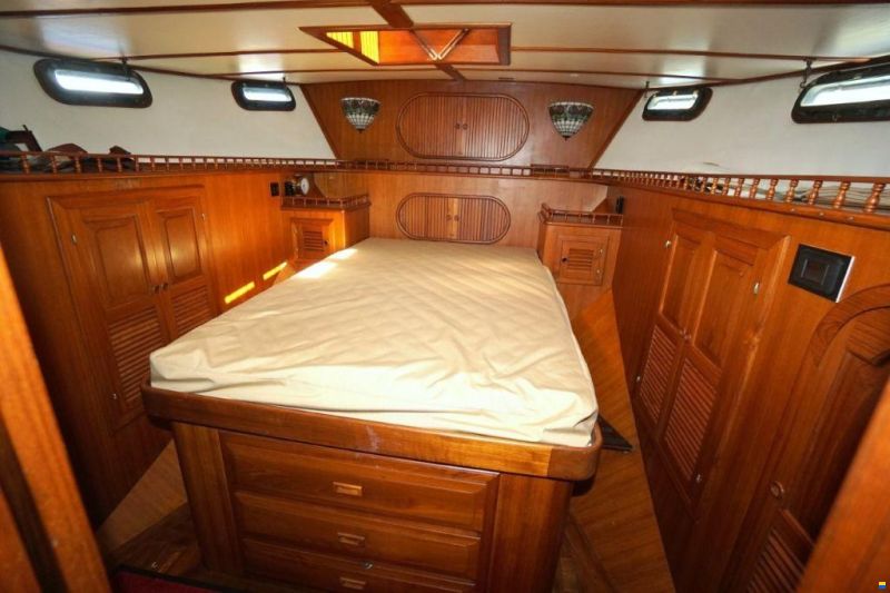 Island Trader 40