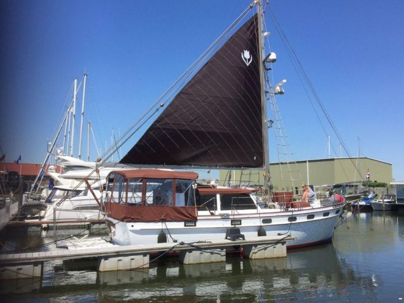Island Trader 40