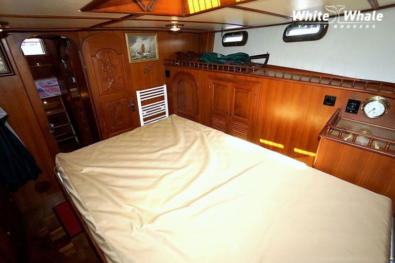 Island Trader 40