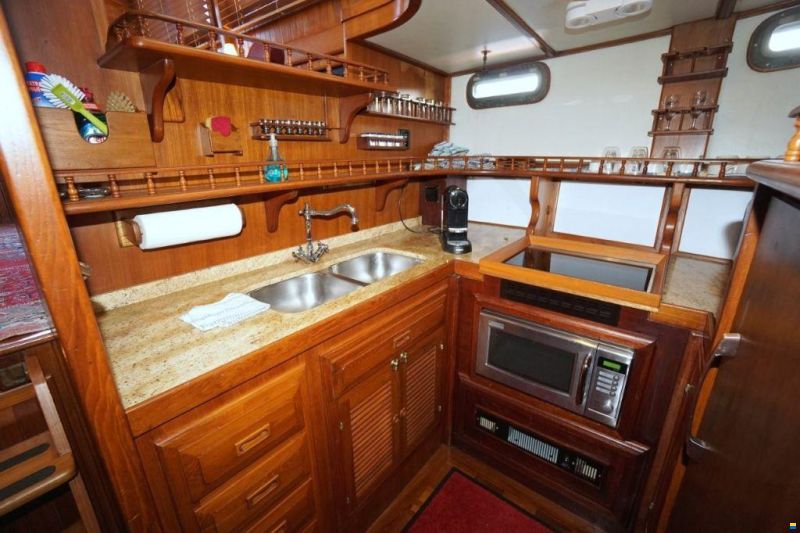 Island Trader 40