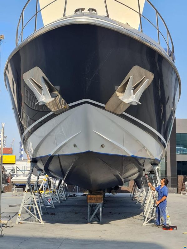 Azimut Leonardo 98