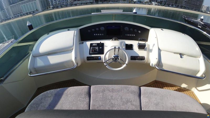 Azimut Leonardo 98