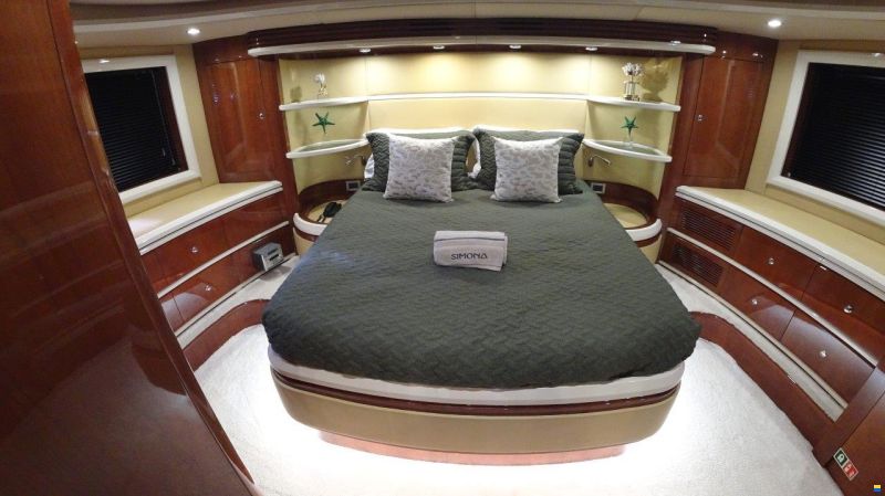 Azimut Leonardo 98