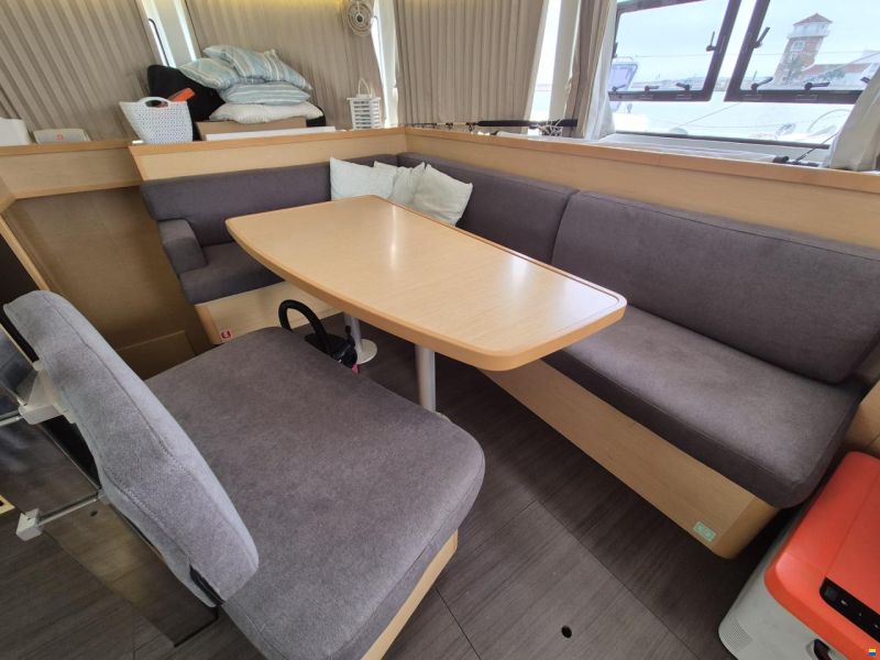 Lagoon 42