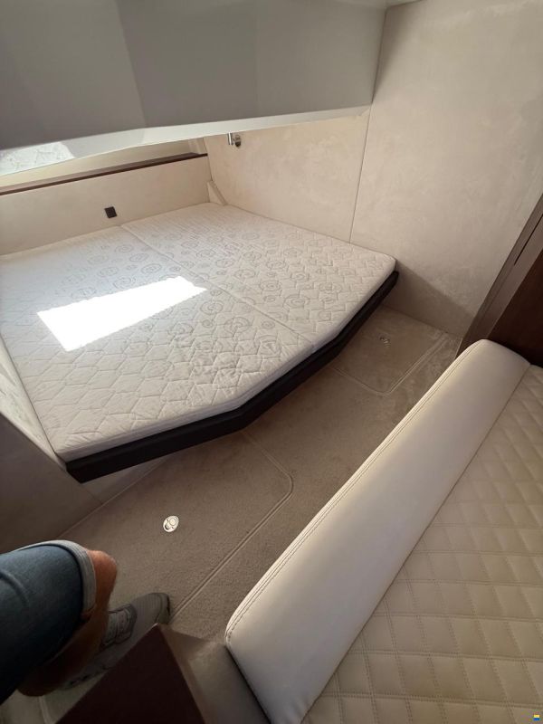 Galeon 335 HTS