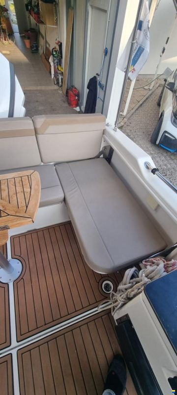 Quicksilver Activ 755 Sundeck