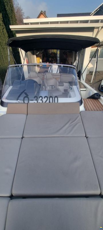 Quicksilver Activ 755 Sundeck