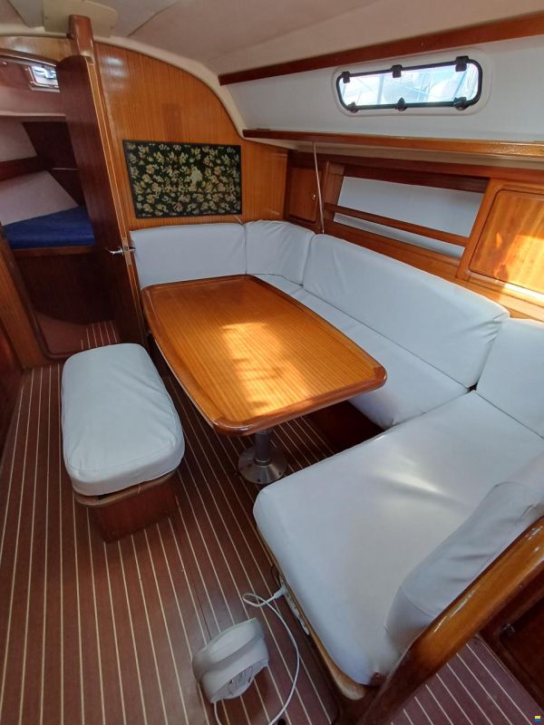 Bavaria 37