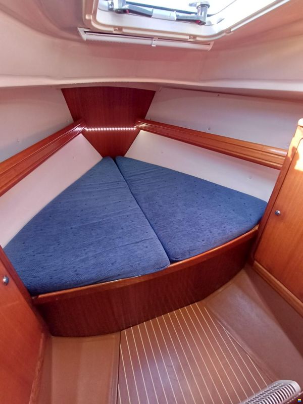 Bavaria 37
