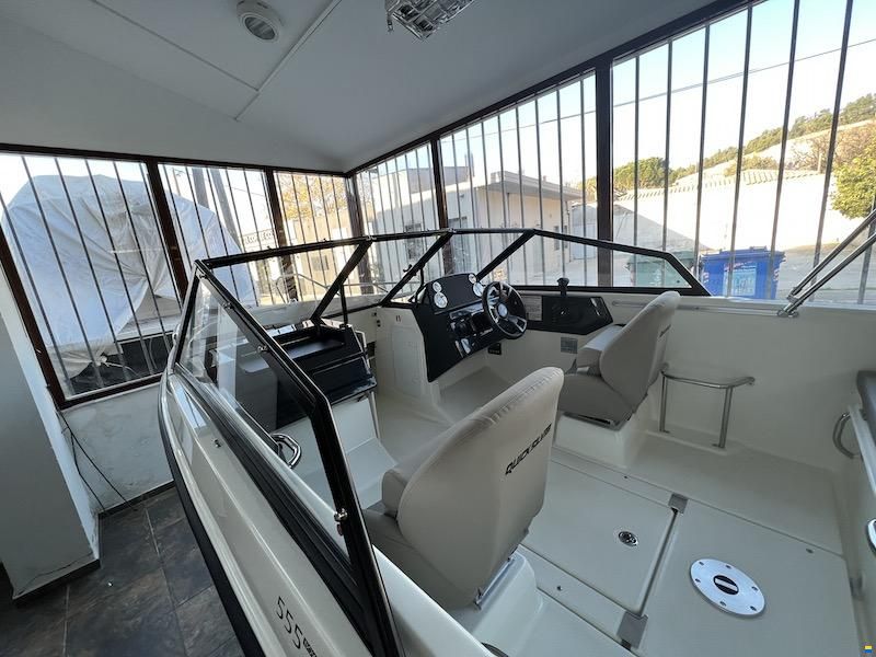 Quicksilver 555 BOWRIDER