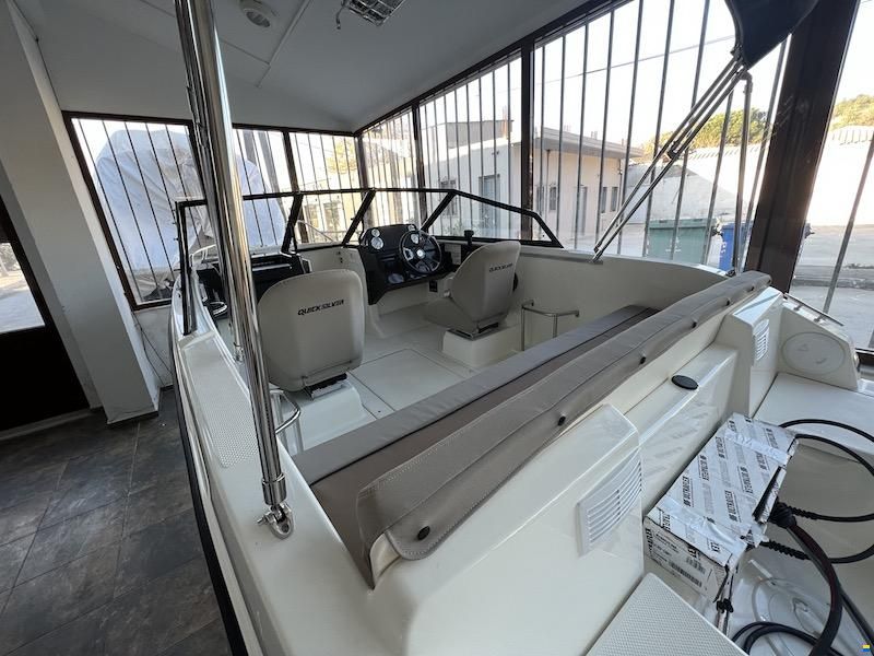 Quicksilver 555 BOWRIDER